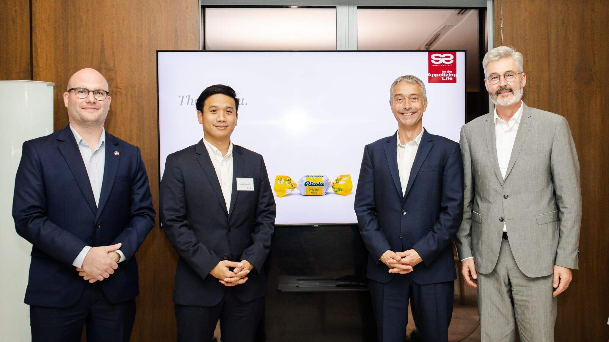From left to right David Stauffacher, Executive Director Swiss-Thai Chamber of Commerce; Savet Savetsomphob, Senior Executive Director Sino Pacific Trading; Samuel Haller, Country Manager Dachser Air & Sea Logistics Switzerland and Pedro Zwahlen, Swiss Ambassador for the Kingdom of Thailand</span>