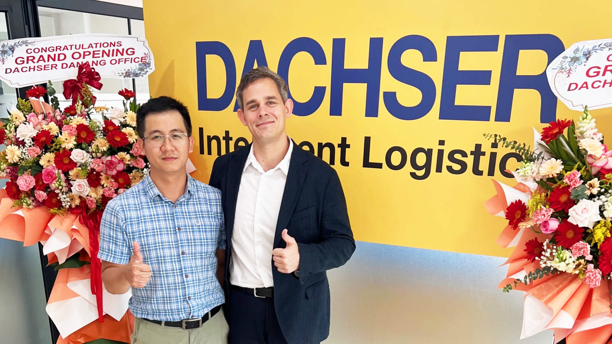 Oliver Cierocki, Managing Director of DACHSER Vietnam (right) and our sales professional Duc Pham (left) are dedicated to addressing customers’ needs.